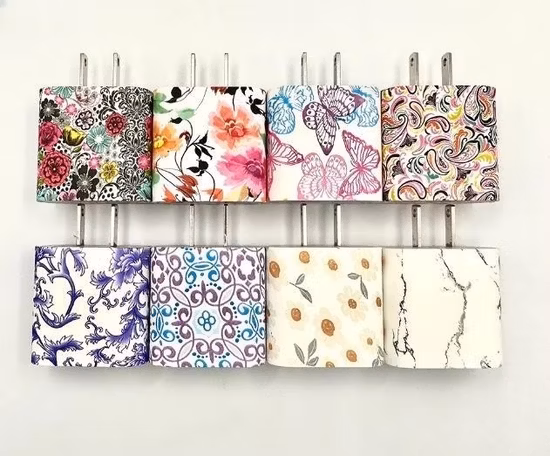 도매 미국 플러그 컬러 충전기 20W 고속 충전기 USB C 여행 충전기 전원 어댑터 색상 사용자 정의